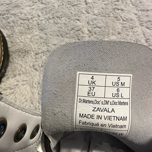 New Dr. Martens Zavala Combat Boots White Patent Leather Women’s Size 6 - Picture 10 of 11